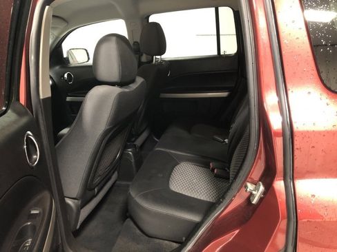 Used 2009 Chevrolet HHR LS image 15