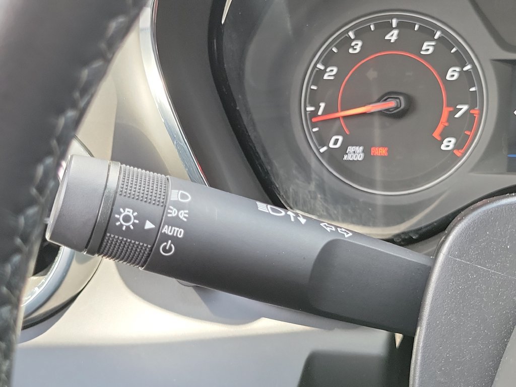 Used 2021 Chevrolet Camaro LS RWD image 29