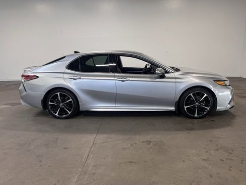 Used 2019 Toyota Camry XSE image 2