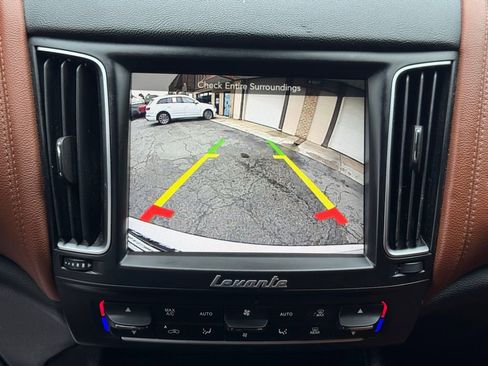 Used 2019 Maserati Levante image 25