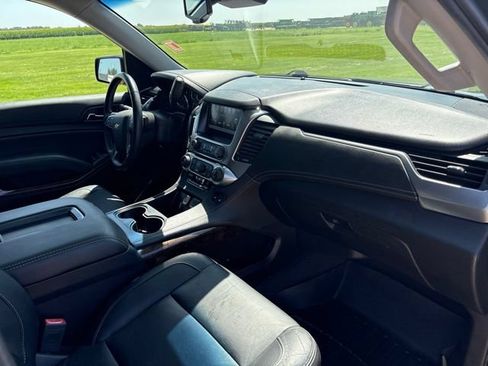 Used 2019 Chevrolet Suburban LT AWD/4WD image 26