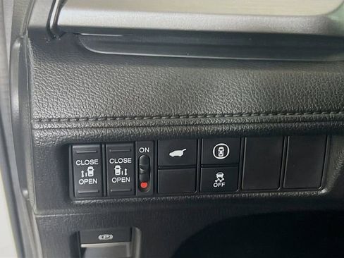 Used 2024 Honda Odyssey EX-L image 11
