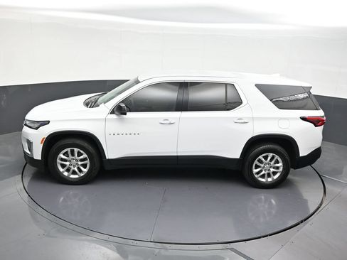 Used 2023 Chevrolet Traverse LS FWD image 21