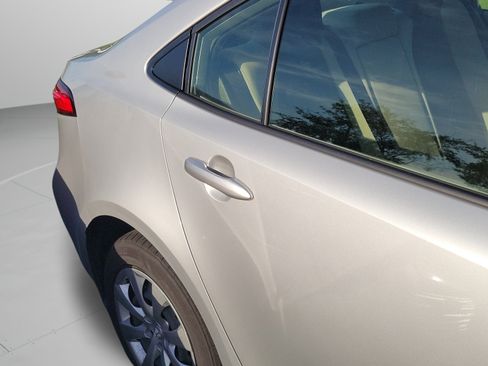 Used 2025 Toyota Corolla LE w/ Convenience Package FWD image 18