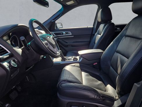 Used 2015 Ford Explorer XLT w/ Equipment Group 202B image 10