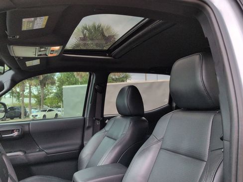 Used 2021 Toyota Tacoma TRD Off-Road w/ TRD Premium Off Road Package image 21