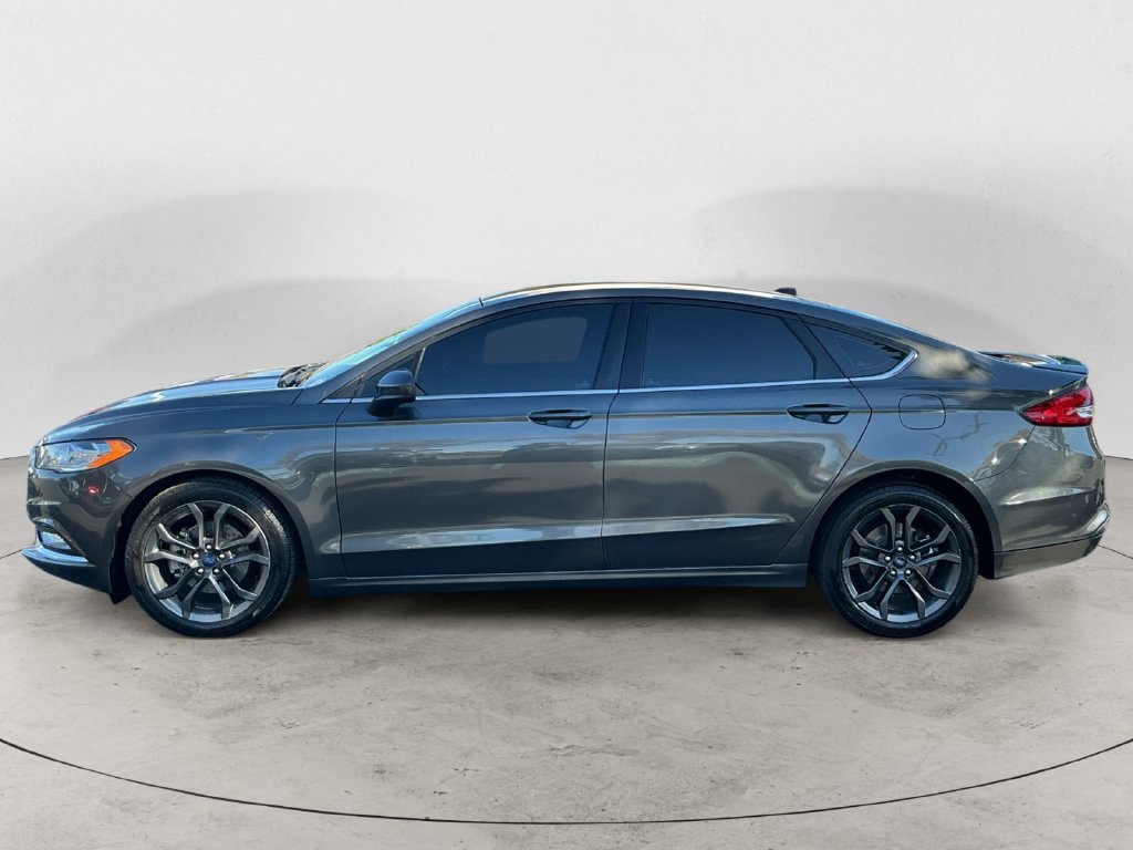 Used 2018 Ford Fusion SE w/ Equipment Group 201A FWD image 12