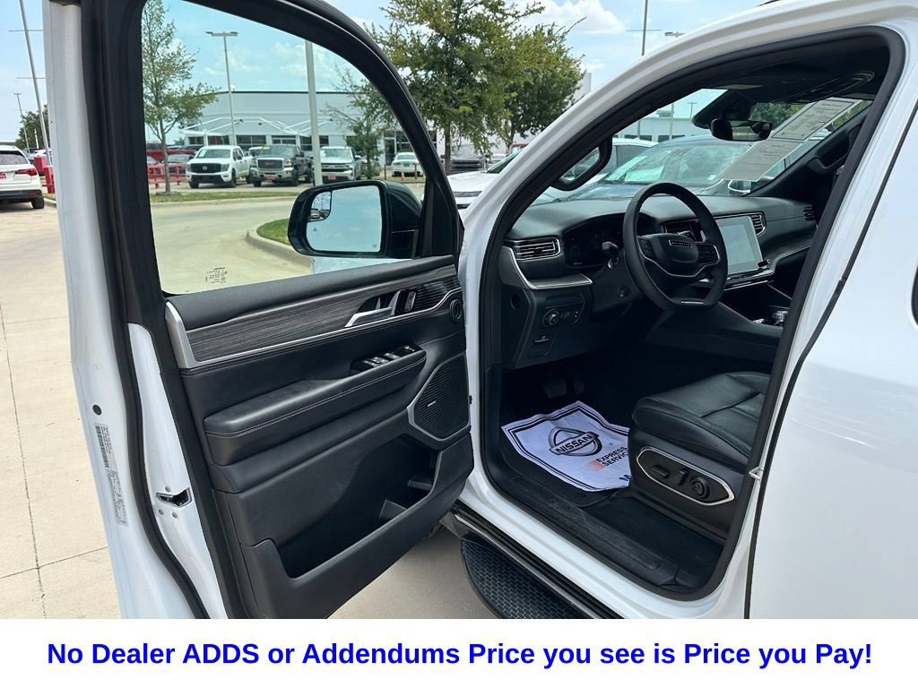 Used 2024 Jeep Wagoneer Series II w/ Flexible Seating Group RWD image 16