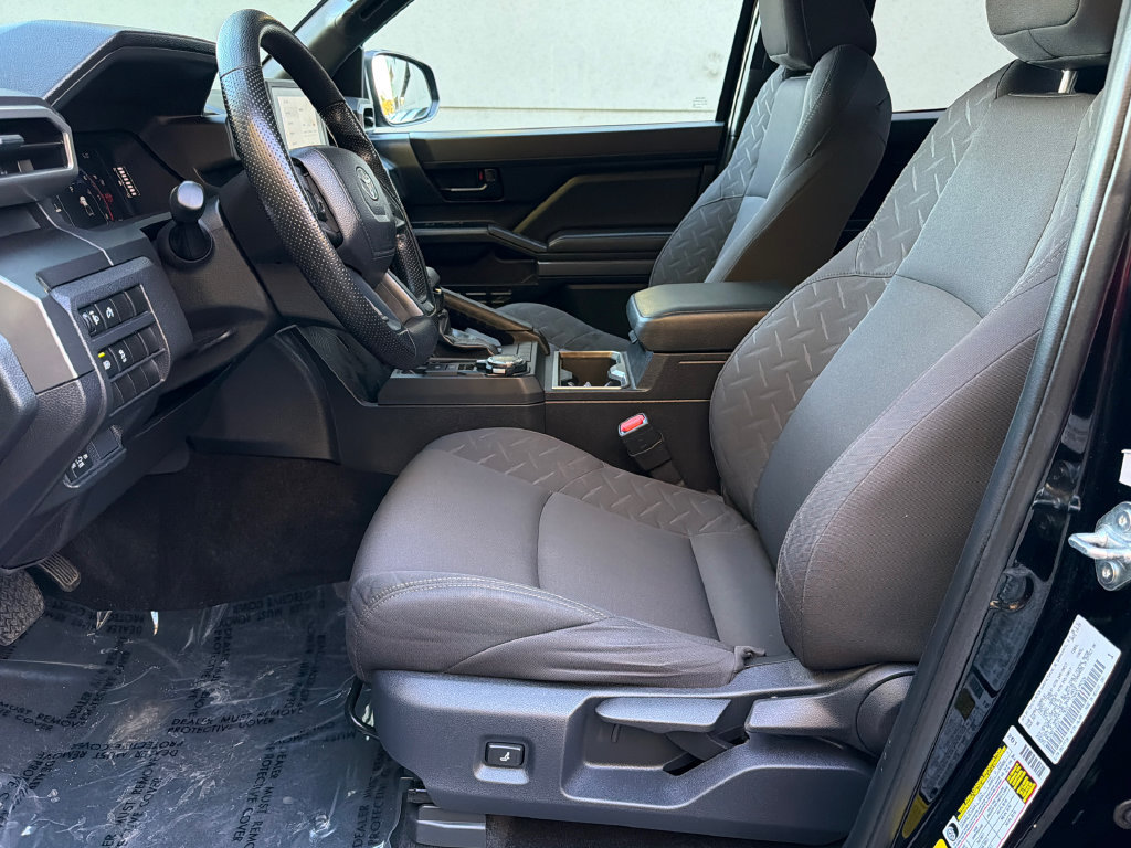 Used 2025 Toyota Tacoma SR5 AWD/4WD image 18