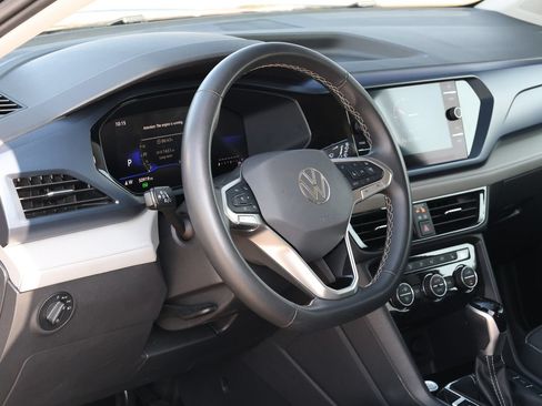 Used 2024 Volkswagen Taos SE FWD image 14