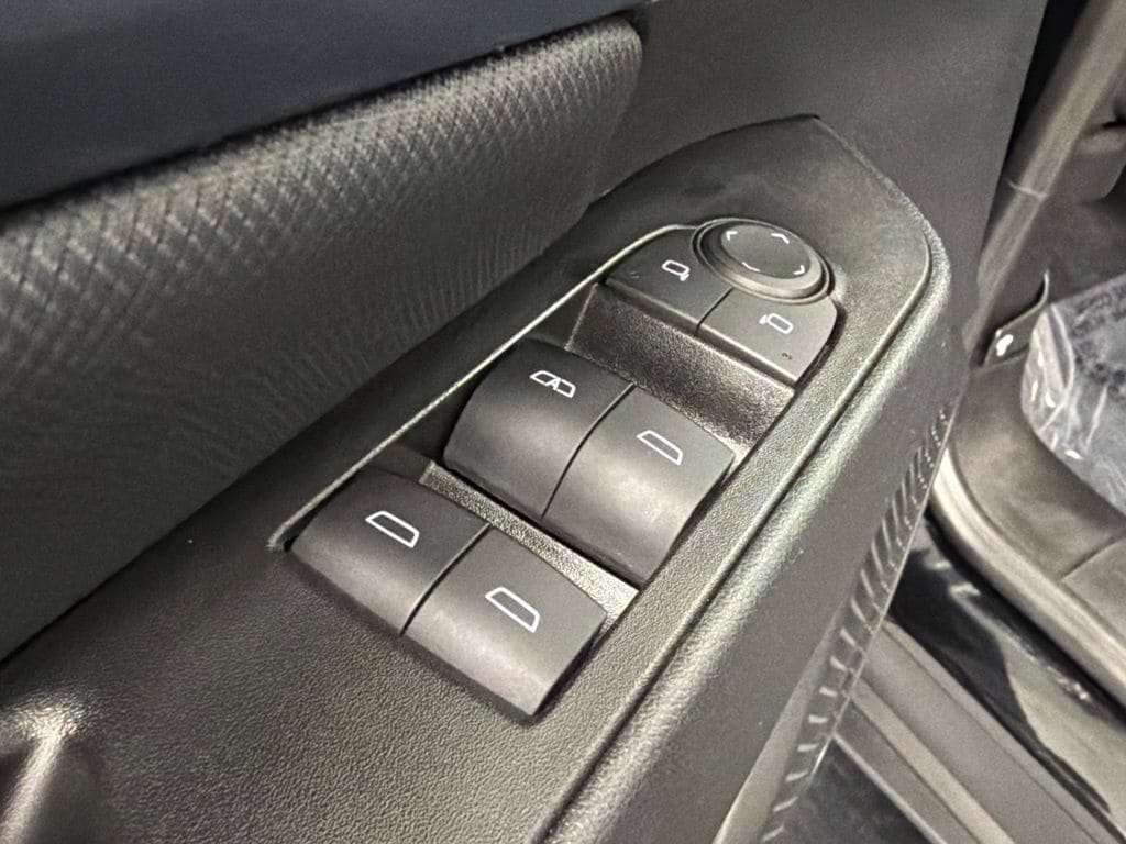 Used 2024 Chevrolet Equinox EV LT FWD image 20
