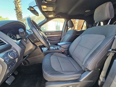 Used 2018 Ford Explorer XLT w/ Equipment Group 201A image 10