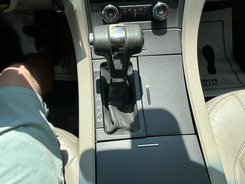 Used 2011 Ford Taurus SEL FWD image 24