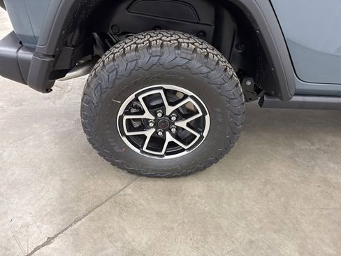 Used 2025 Jeep Wrangler Unlimited Rubicon image 20