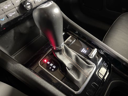 Used 2022 Jeep Compass Limited image 24