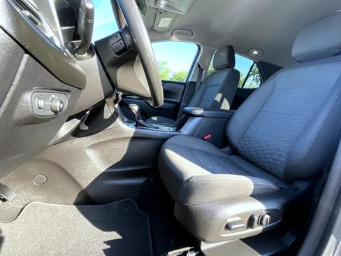 Used 2018 Chevrolet Equinox LT AWD/4WD image 11