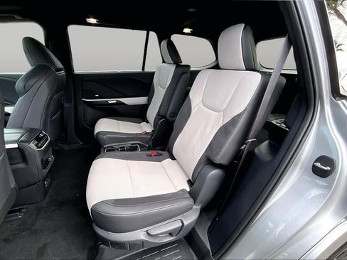 Certified 2026 Lexus TX 500h AWD w/ Technology Package image 18