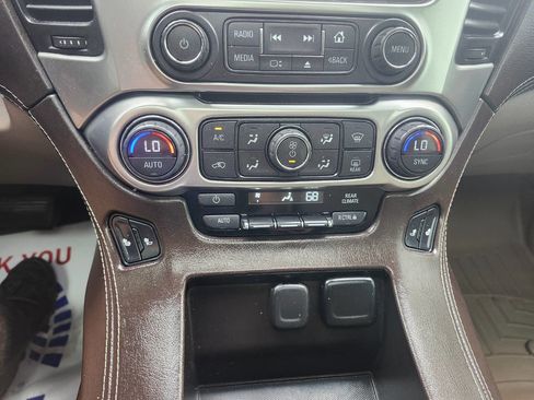 Used 2015 Chevrolet Suburban LT image 30