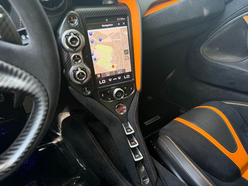 Used 2019 McLaren 720S Performance image 32