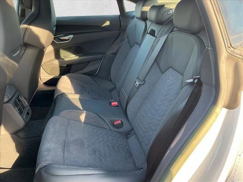 Used 2023 Audi e-tron GT Premium Plus image 13