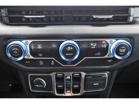 Used 2025 Jeep Wrangler Unlimited Sport AWD/4WD image 23