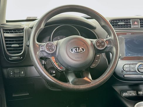 Used 2018 Kia Soul + FWD image 17