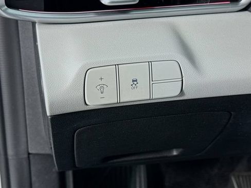 Used 2024 Hyundai Elantra Limited FWD image 10