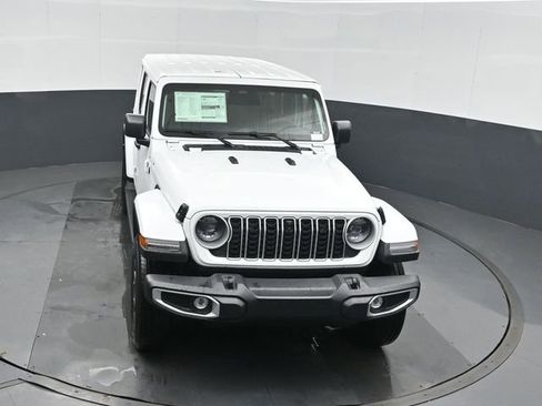 New 2026 Jeep Wrangler Unlimited Sahara AWD/4WD image 34