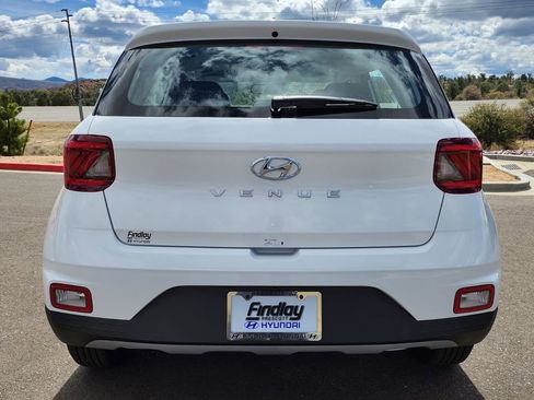 New 2026 Hyundai Venue SE image 5