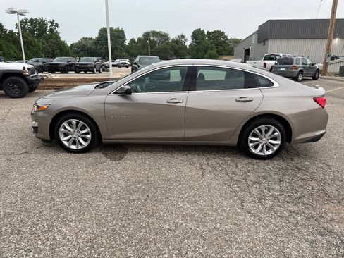 Used 2024 Chevrolet Malibu LT FWD image 2
