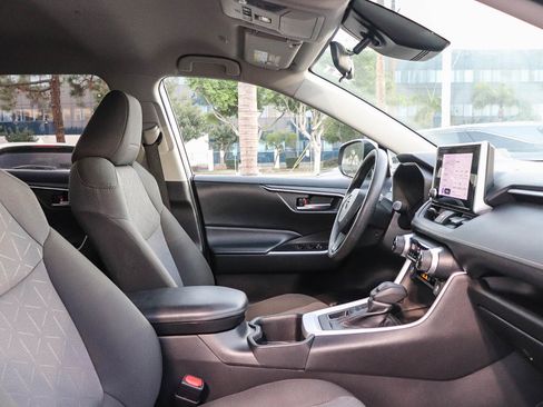 Used 2023 Toyota RAV4 XLE image 17