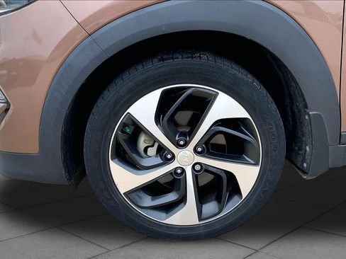 Used 2016 Hyundai Tucson Limited w/ Option Group 03 FWD image 11