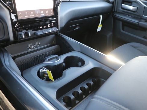New 2026 RAM 2500 Big Horn AWD/4WD image 24
