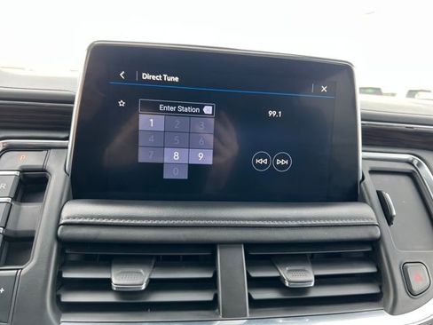 Used 2021 Chevrolet Suburban LT image 16