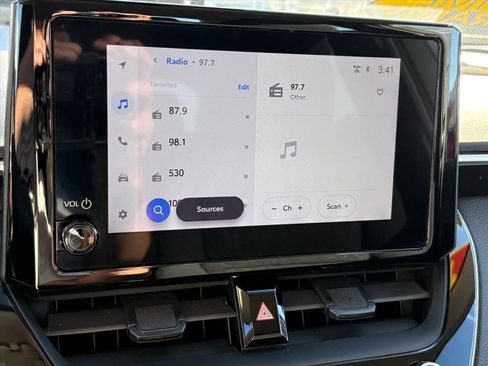 Used 2023 Toyota Corolla LE image 15