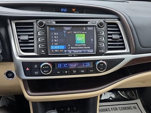 Used 2015 Toyota Highlander Limited AWD/4WD image 16