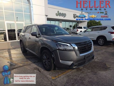 Used 2022 Nissan Pathfinder S AWD/4WD image 1