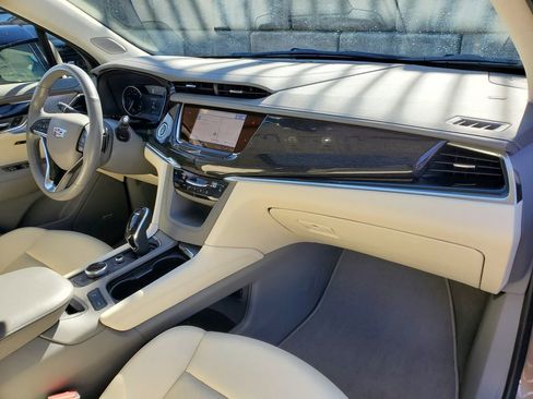 Used 2023 Cadillac XT6 Premium Luxury image 38