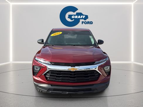 Used 2025 Chevrolet TrailBlazer LS w/ LS Convenience Package FWD image 2