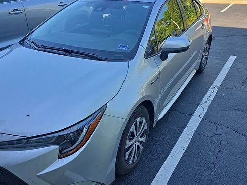 Used 2021 Toyota Corolla LE image 6