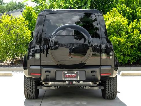 New 2026 Land Rover Defender 110 X-Dynamic SE AWD/4WD image 10
