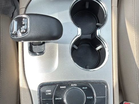 Used 2014 Jeep Grand Cherokee Limited AWD/4WD image 19