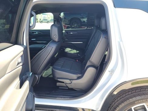 New 2026 Chevrolet Traverse High Country w/ LPO, Floor Liner Package image 24