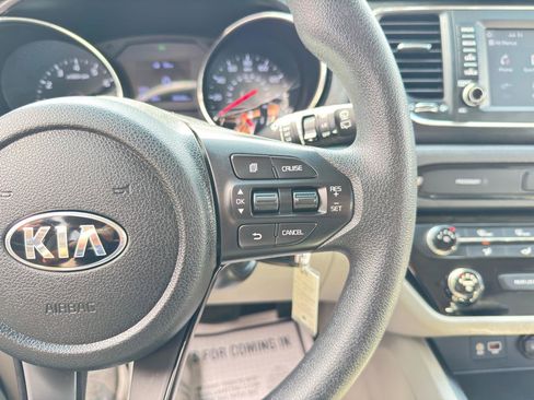 Used 2019 Kia Sedona L FWD image 72