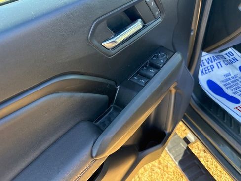 Used 2024 GMC Canyon Elevation w/ Convenience Package image 11