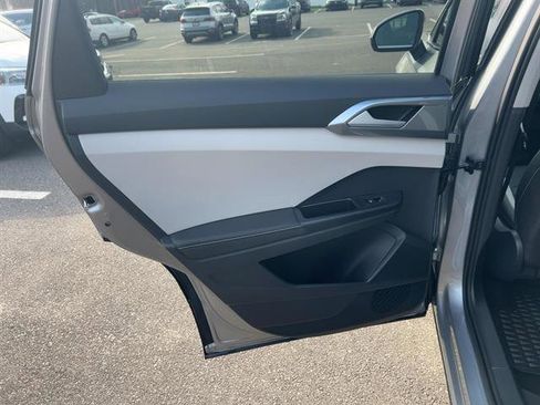 New 2025 Volkswagen Taos SEL image 11