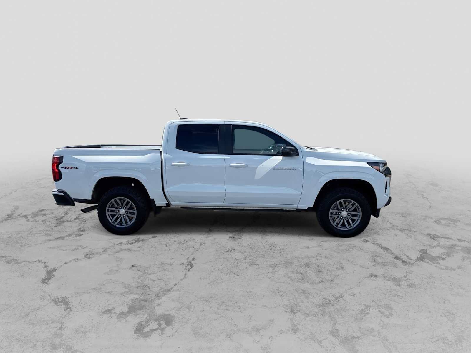 Used 2024 Chevrolet Colorado LT w/ LT Convenience Package II AWD/4WD image 9