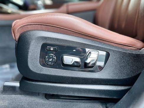 Used 2020 BMW X7 xDrive40i w/ Premium Package AWD/4WD image 54