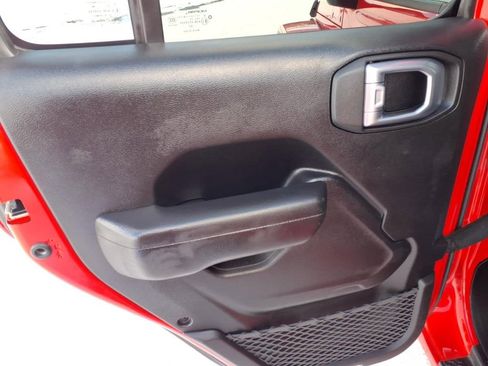 Used 2022 Jeep Gladiator Sport AWD/4WD image 14