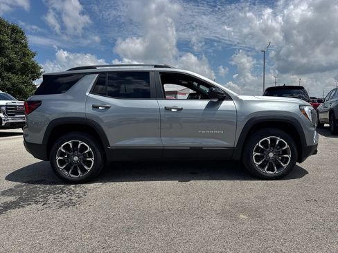 New 2027 GMC Terrain Elevation w/ Elevation Premium Package FWD image 9